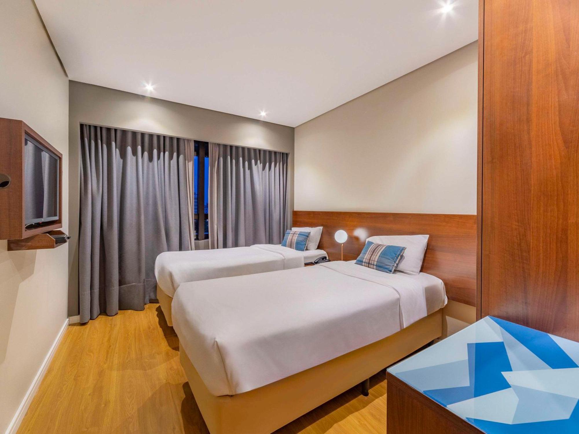 Mercure Curitiba Golden Ngoại thất bức ảnh